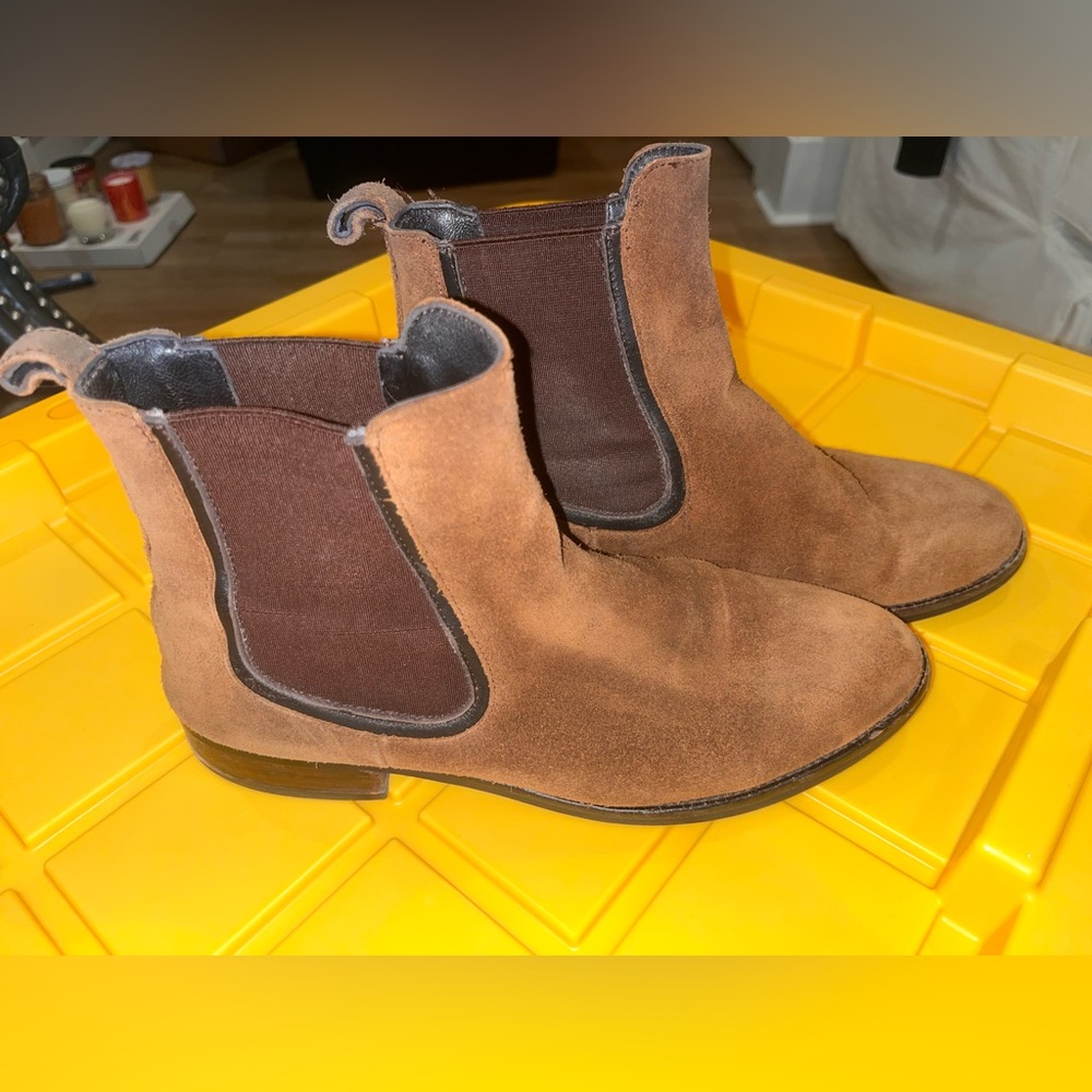 Women's Brown Suede Chelsea Boots - Classic Pull-On Design
